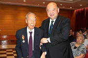 名譽總監謝炳奎先生獲長期服務五星獎章