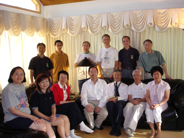 黃紹光伉儷探訪溫哥華會友