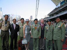 Raymond以美國童軍身份出席童軍大會操